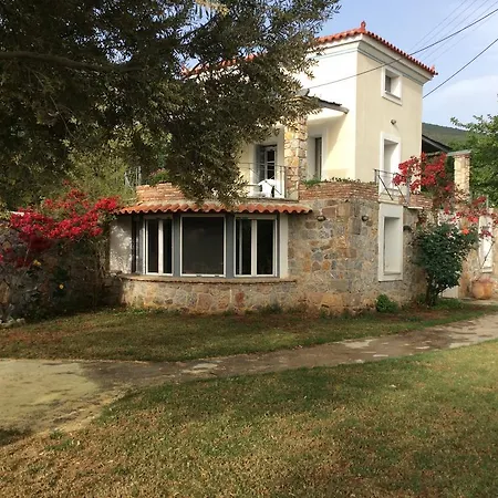 Lemon Forest Villas בית נופש Galatás